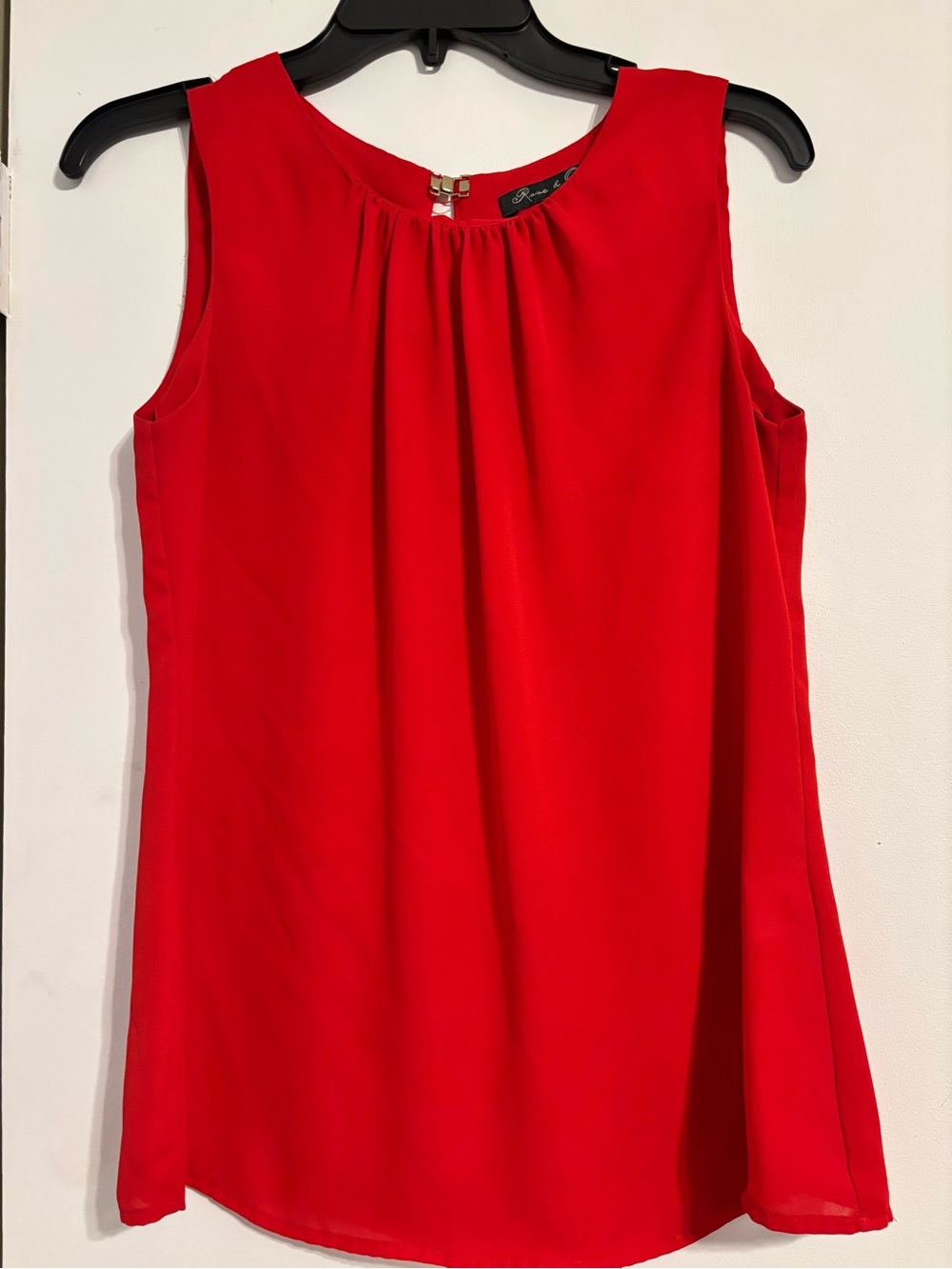 Rose & Olive Sleeveless Red Chiffon-Look Camisole